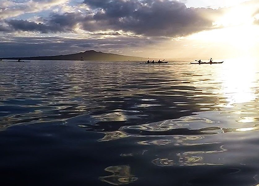 Rangi paddlers